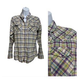 🔥Wrangler plaid shirt size medium
